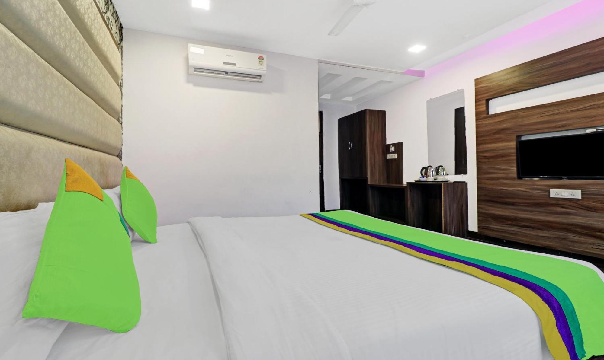 Itsy Hotels Unique - Near Railway Station Amritsar Esterno foto