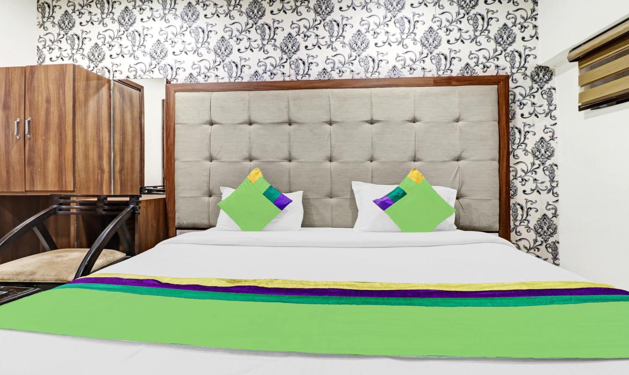 Itsy Hotels Unique - Near Railway Station Amritsar Esterno foto