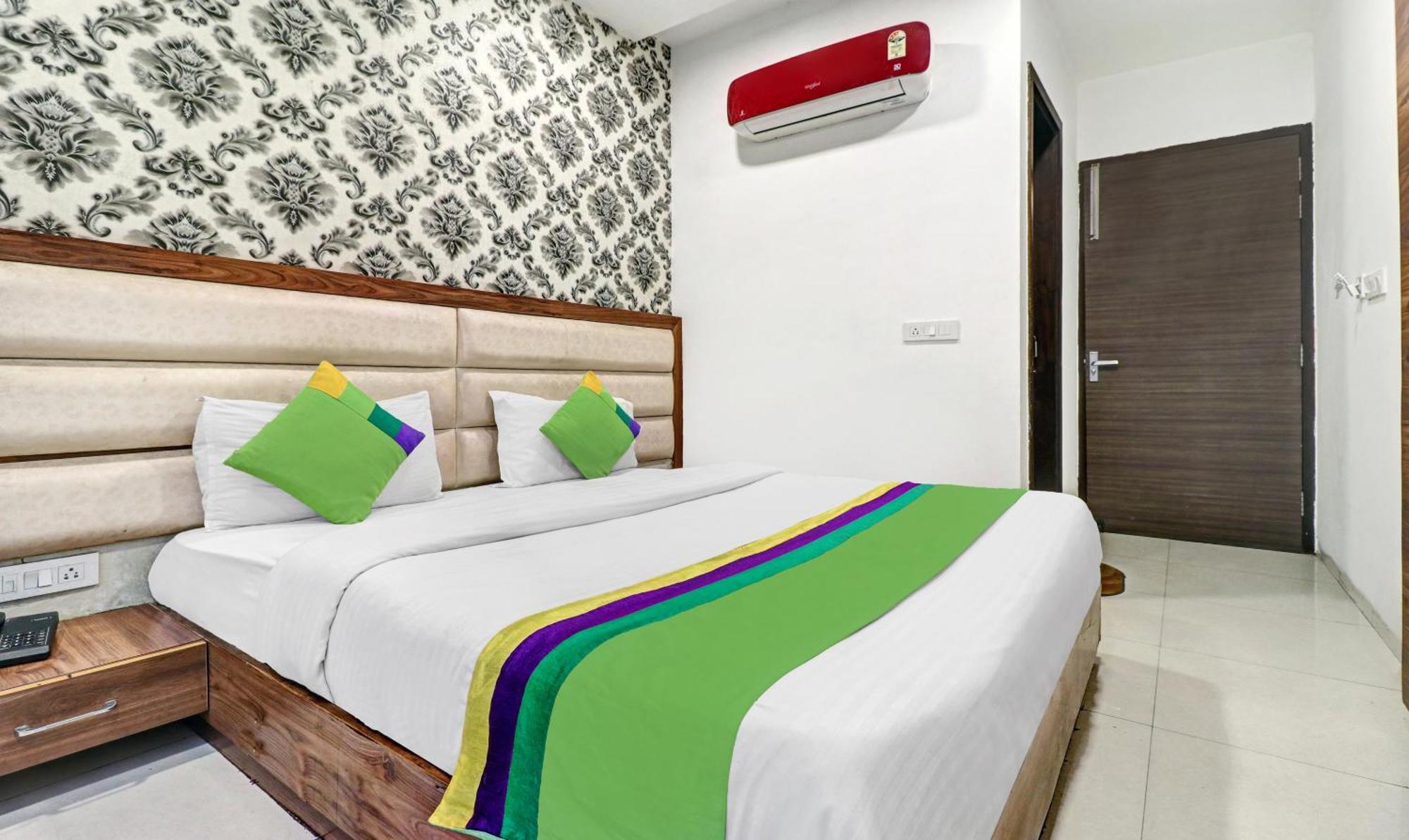 Itsy Hotels Unique - Near Railway Station Amritsar Esterno foto