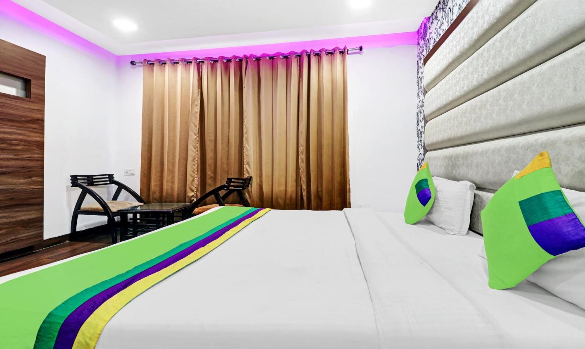 Itsy Hotels Unique - Near Railway Station Amritsar Esterno foto