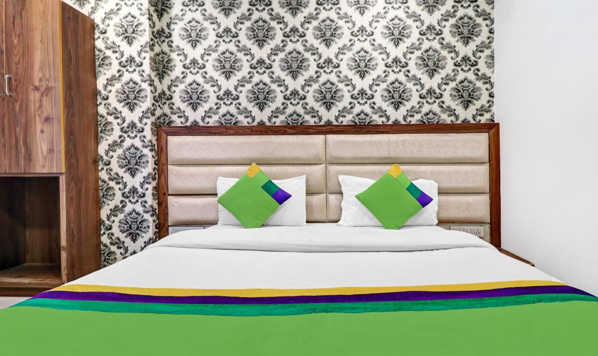 Itsy Hotels Unique - Near Railway Station Amritsar Esterno foto