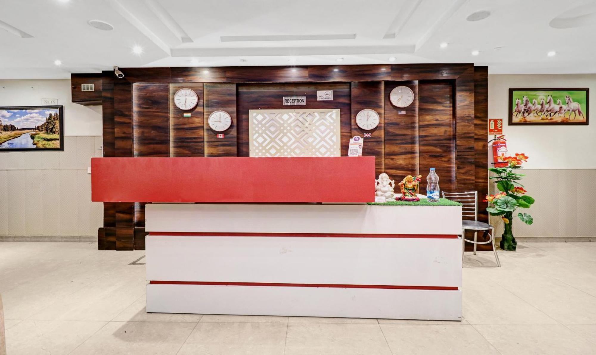 Itsy Hotels Unique - Near Railway Station Amritsar Esterno foto