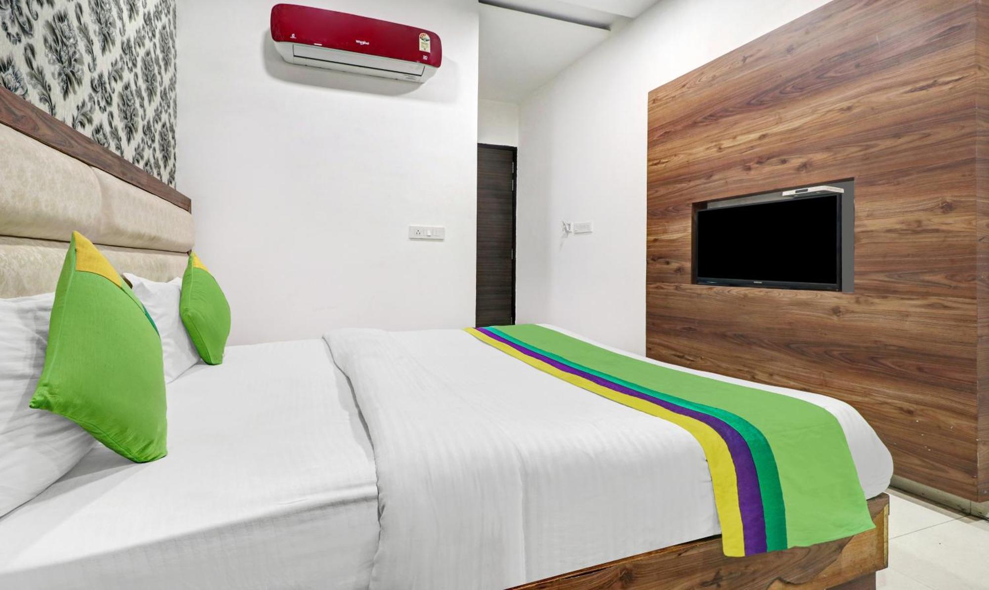 Itsy Hotels Unique - Near Railway Station Amritsar Esterno foto